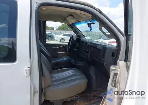 2019 Chevrolet Express 2500 Work Van из США, поврежденный, VIN 1GCWGBFG4K1193045